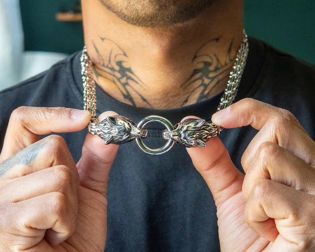 Byzantine Link Wolf Head Clasp Necklace